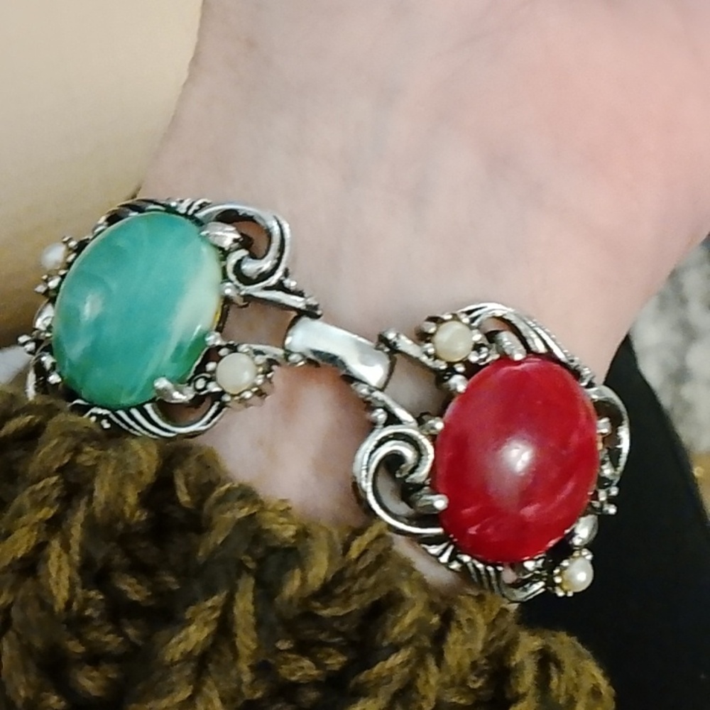 Elegant Multi-Color Stone Bracelet - Picture 5 of 16